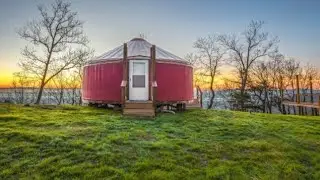 Glamping in a Yurt with picturesque mountaintop views