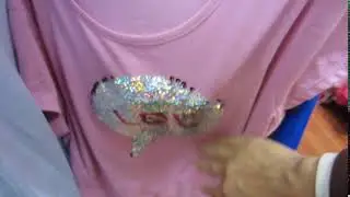 Flip-sequin girls pink t-shirt, changes from OMG to LOL