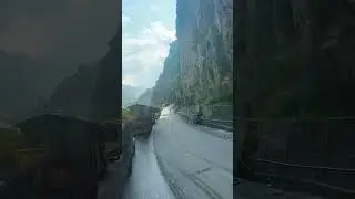 Road block due to heavy landslide mandi - manali Highway Avoid travling #landslide #himachalpradesh