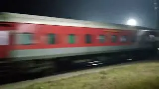 wep-7 Express train full speed crossing railway station in night time train videos