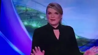 Sports presenter Erin Molan falls off her chair during Nine News bulletin - wykurf