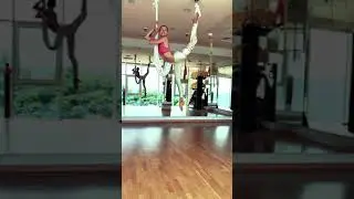 Sequence 6 with one leg wrap and hanging on both hands