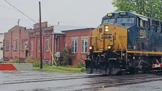 18 Horn Blasts, Must See! ES44AC-H #950 Rounding Kingston Curve In The Rain!