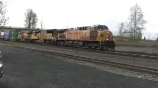 NorthBound UP 7233 4-14-2017
