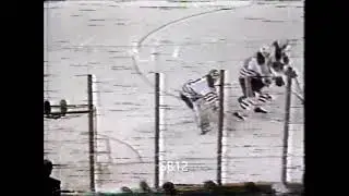 Esa Tikkanen hit Wayne Gretzky Apr. 22/1991
