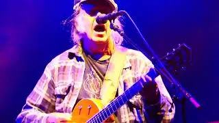 Neil Young Chrome Hearts Mr Soul Aug 29 2025 Milwaukee Wi Nunupics
