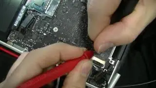 820 2879 no backlight, BKL EN resistors messed up  macbook pro logic board repair pD3iJGgZNPs