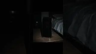Если телефон вибрирует в 3:00 ночи, но экран чёрный &mdash; не бери его.