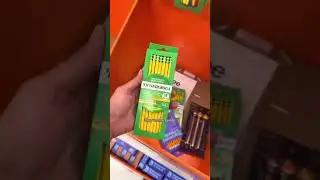 I HAD TO RUN THROUGH THE STORE!! 😨🫣 #dad #school #backtoschool #shop #shorts #vlog #vlogging