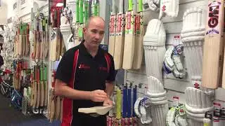 Gareth Greenfield from Cricket Express gives advice on a cricket bat purchase