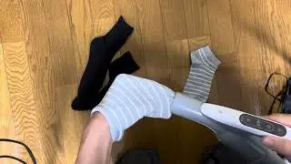 掃除機で靴下を吸い取る🧦