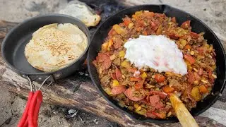 Kochen an der Steilk&uuml;ste: orientalische Hackfleischpfanne mit Naanbrot #outdoors #outdoorcooking