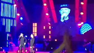 Max nek renga - hanno ucciso l'uomo ragno (live arena verona 28-04-18)