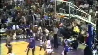27.01.1989. &ndash; Knicks@Suns: Tom Chambers vs Patrick Ewing, Chambers Legendary Dunk On Mark Jackson