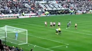 Shola Ameobi penalty - Newcastle v Sunderland (5 - 1) 31/10/10