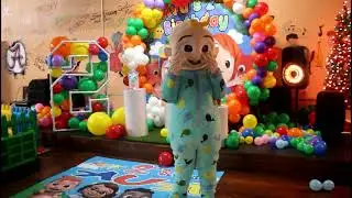 Cocomelon Mascot Dancing!