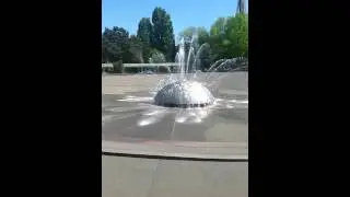 Seattle Center Fountain in Regular Motion