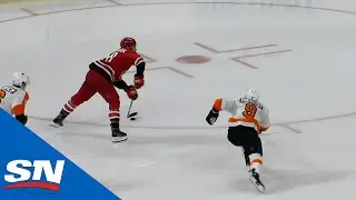 Hurricanes&rsquo; Martinook Scores Just Six Seconds Into Second Period Against Flyers