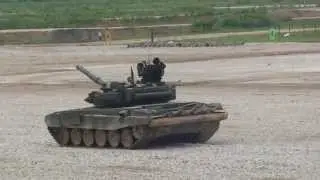 Tanks on the move (ARMY-2015) / Танковая колонна (Армия-2105)
