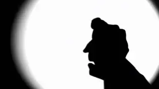 Talented Man Creates Mesmerising Hand Shadows