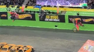 MOTORBIKE TRICKS 🚲🔥 | Hot Wheels Monster Trucks: Glow-n-Fire