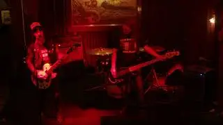 QUITT live at The Redwood Bar