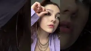 British ( English ) actress Emily Carey shows her makeup tutorial. (MUST WATCH)