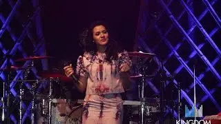 MANGGUNG KONDISI SAKIT, BEGINILAH GAYA RAMBUT RAISA