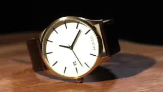 The MVMT Classic White/Gold Leather