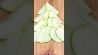 Food-Art | Christmas Tree With Apple | You Can Eat #shorts