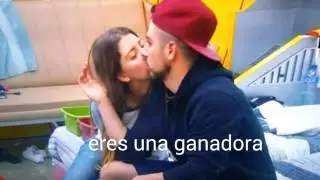 Para Danielle Clyde con Cari&ntilde;o