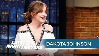 Dakota Johnson's Wardrobe Malfunction at the People's Choice Awards - Late Night with Seth Meyers