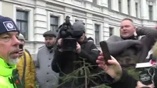 7. 12. 2025.  PROTESTS PRET DĀRGAJĀM VINJETĒM, PROTESTĒ PRET NODOKĻU CELŠANU PIE MINISTRU KABINETA
