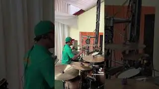 LOS VAZQUEZ EN ACCION (BATERIA) 