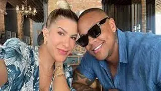 L&eacute;o Santana e Lore Improta curtindo a Lua de Mel