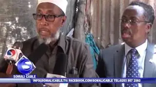 MUQDISHO Wasiirka warfaafint Soomaaliya iyo Wasiirka beeraha  Ugaas Bile oo baqyday caruur rajo ah