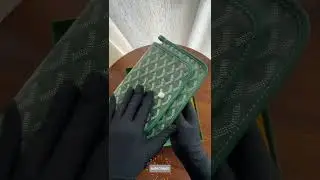 Envelope bag? Yes. Green GOYARD Plumet? Hell yes.