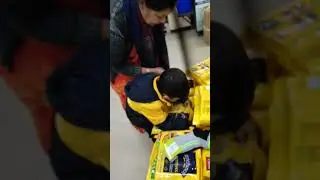 shopping with mom shopping m aise kaun kaun karta hai #shorts