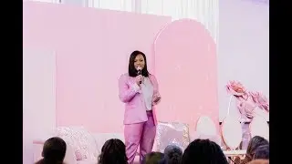 Claire Sulmers Keynote Speaker: Speech on Discipline at Fashion Blogging Conference Posh and Popular