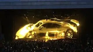 Billie Eilish - Intro & Bad Guy (LIVE)