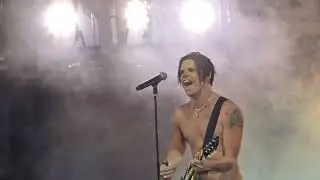 Yungblud-Zombie-(live in Melbourne)-13/01/2026-Sidney Myer Music Bowl
