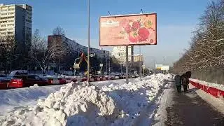 На площадке Липецкая Бирюлëвской линии идёт укладка асфальта объездной дороги