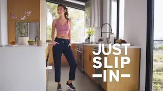 Реклама женских брюк-клеш Skechers