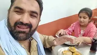 Father-Daughter Samosa Adventure!  Mianwali's Famous Samosa Shop || street food || best world samosa