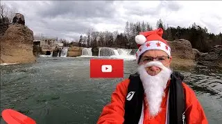 Le P&egrave;re No&euml;l dans les majestueuses marmites de Pont de Poitte dans le Jura