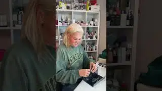 @carolinehirons unboxes our most s̶t̶o̶l̶e̶n̶ gifted contour sleep mask!