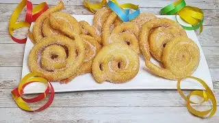 Frittelle di carnevale a forma di spirali , Frisjiole Sarde.