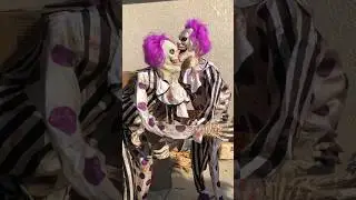 HUGZ HUGS HUGZ!! | SPIRIT HALLOWEEN #spirithalloween #animatronic #clown #shorts #hugztheclown