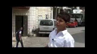 شوارع بيت عنان الضيقة بعيون اطفالها