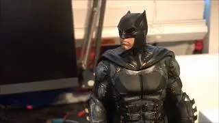 Icon Heroes Gamestop Tech Batman Justice League Statue Unboxing
